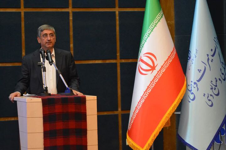لرستان برای بهره‌گیری از گنجینه تاریخی و طبیعی خود متفاوت عمل می‌کند