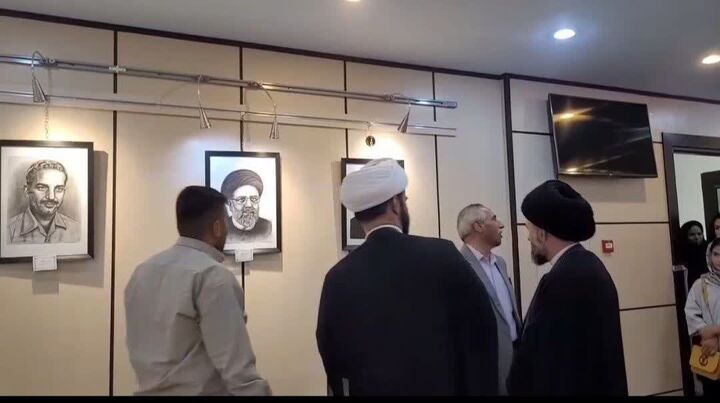 نمایشگاه طراحی و نقاشی «شهدای خدمت» در دلفان گشایش یافت 