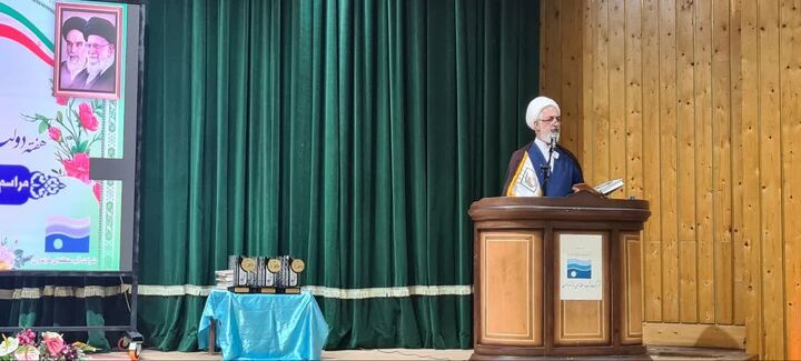 ترویج فرهنگ خدمت جهادی و آموزه‌های دینی در نظام اداری؛ راهبرد عبور از چالش‌ها