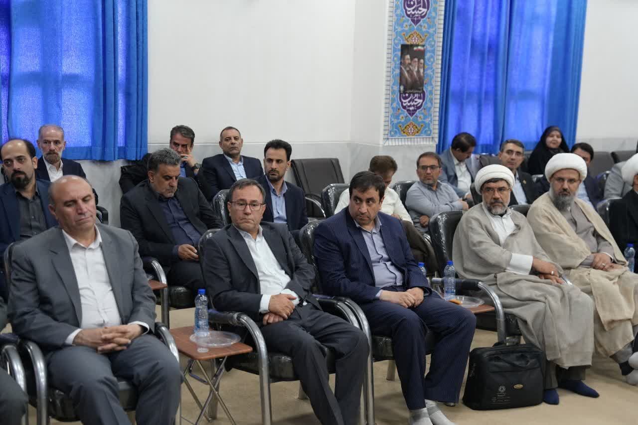 توسعه لرستان در گرو هم‌افزایی مسئولان و کنار گذاشتن نگاه‌های جزیره‌ای است&nbsp;