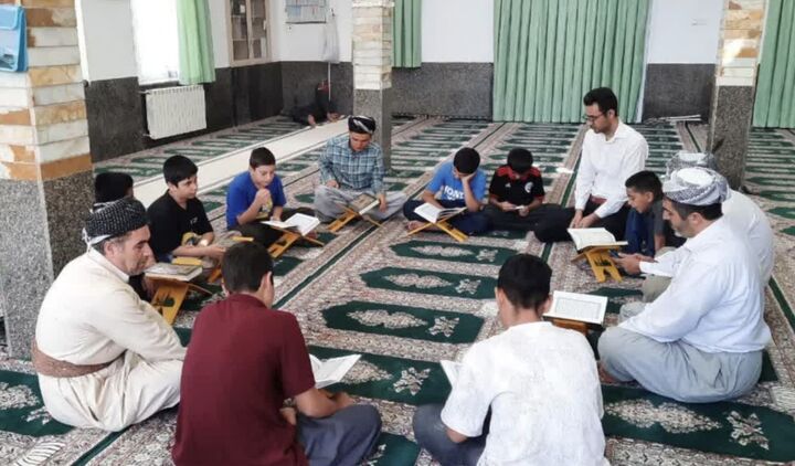 حجره تاریخی حاج شیخ محمد سنندج میزبان محفل انس با قرآن شد