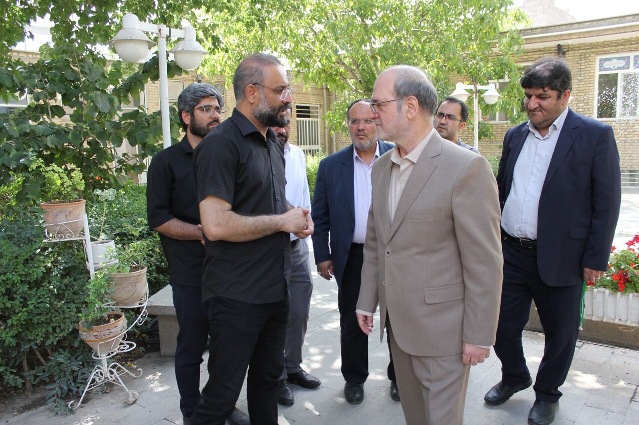 مسجد آقامیرزااحمد زنجان؛ الگویی از پیوند فعالیتهای فرهنگی و خدمت اجتماعی است
