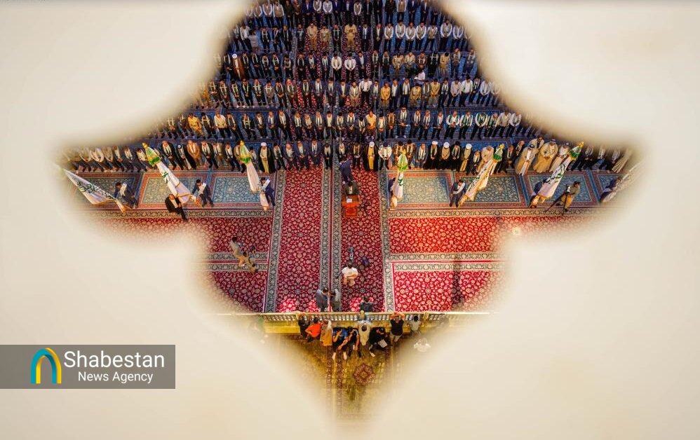 پرچم میلاد پیامبر اکرم(ص) و امام صادق(ع) در حرم علوی برافراشته شد+ عکس