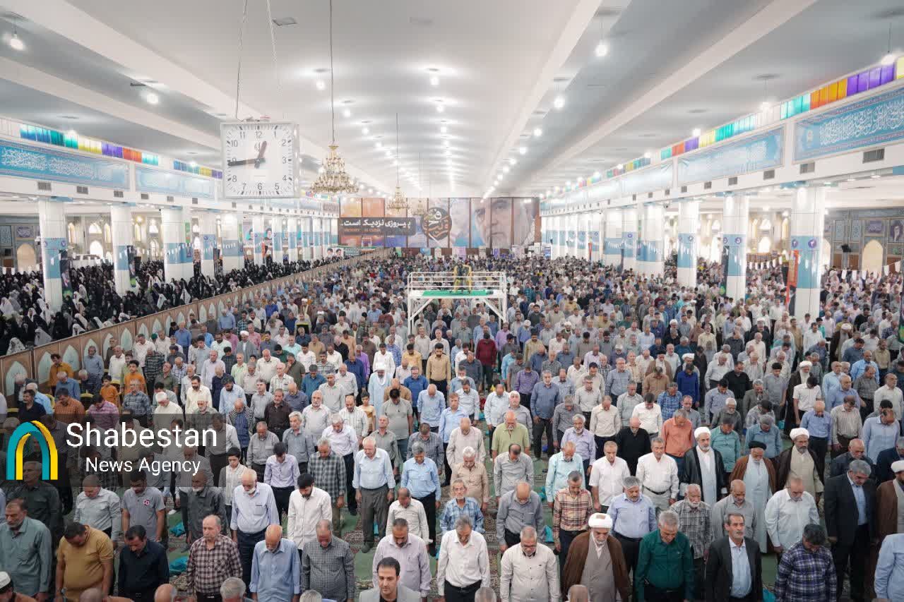 مسلمانان عملکرد خود را بر مبنای اسلام و به محوریت شخصیت نبیّ اکرم تنظیم کنند