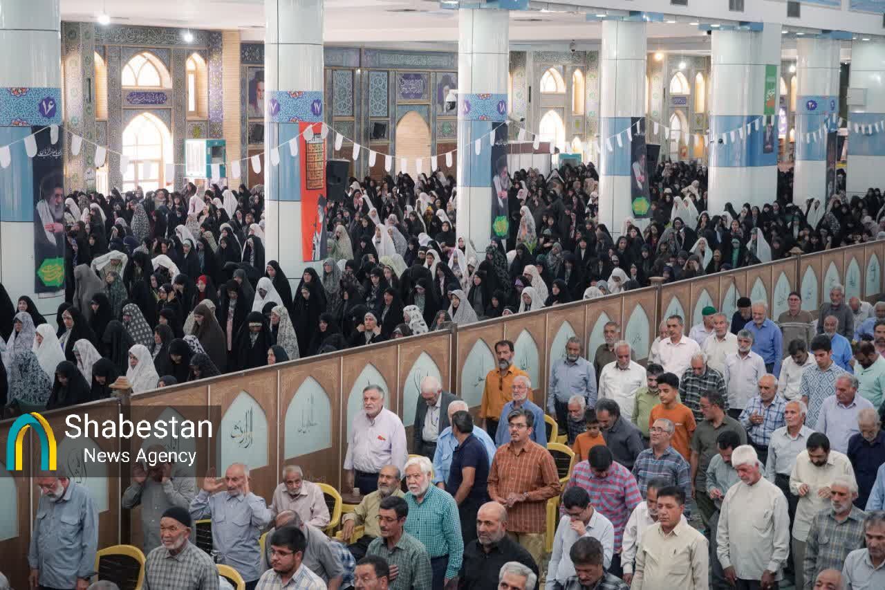 مسلمانان عملکرد خود را بر مبنای اسلام و به محوریت شخصیت نبیّ اکرم تنظیم کنند