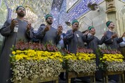 گل آرایی صحن حرم حضرت عباس(ع) در آستانه میلاد پیامبر اکرم(ص)