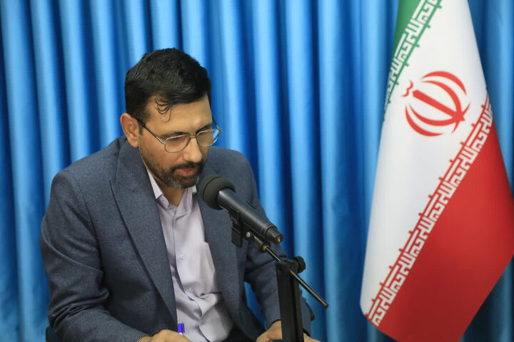اساتید دانشگاه فرهنگیان و دانشجو معلمان پای درس اخلاق ائمه جمعه بنشینند