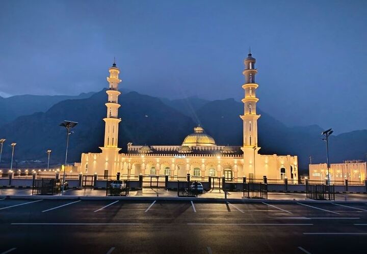افتتاح مسجد جامع «سنت» در عمان با ظرفیت ۳ هزار نمازگزار