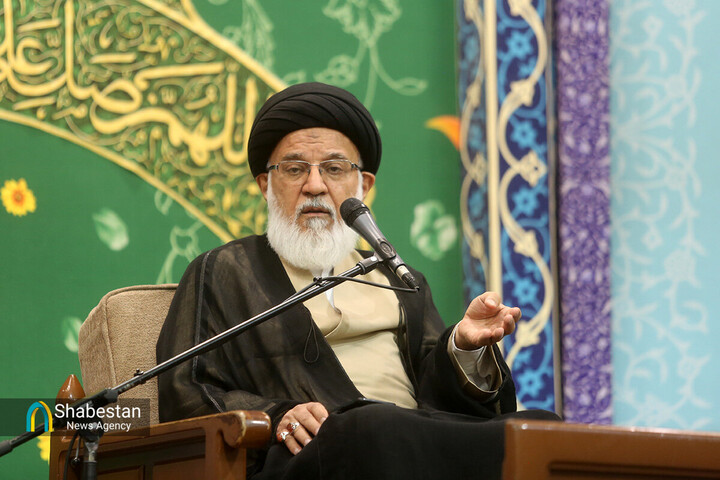 پیامبر اکرم، گشاینده درهای رحمت و آزادکننده انسان از زنجیرهای شیطان است