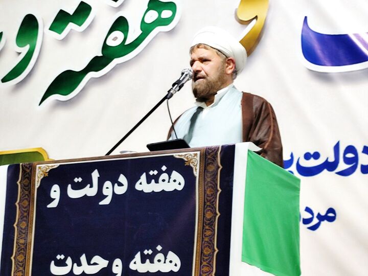 دولتمردان نباید در میدان کار و خدمت، به فضاسازی دشمن توجه کنند