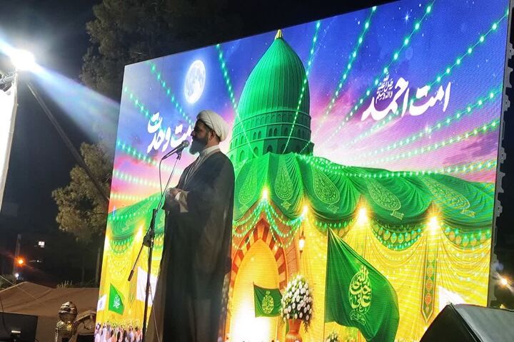 دشمن نمی‌تواند میان شیعه و سنی فاصله بیندازد