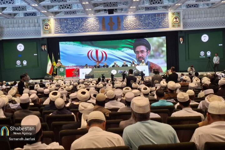 تبیین درس‌های عزت و کرامت در پیام مقام معظم رهبری به چهل و دومین کنفرانس بین‌المللی وحدت اسلامی