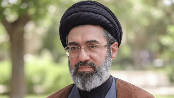 رهبر انقلاب: شرط اول غلبه حق بر باطل اتحاد مسلمین در مقابل کفر جهانی است