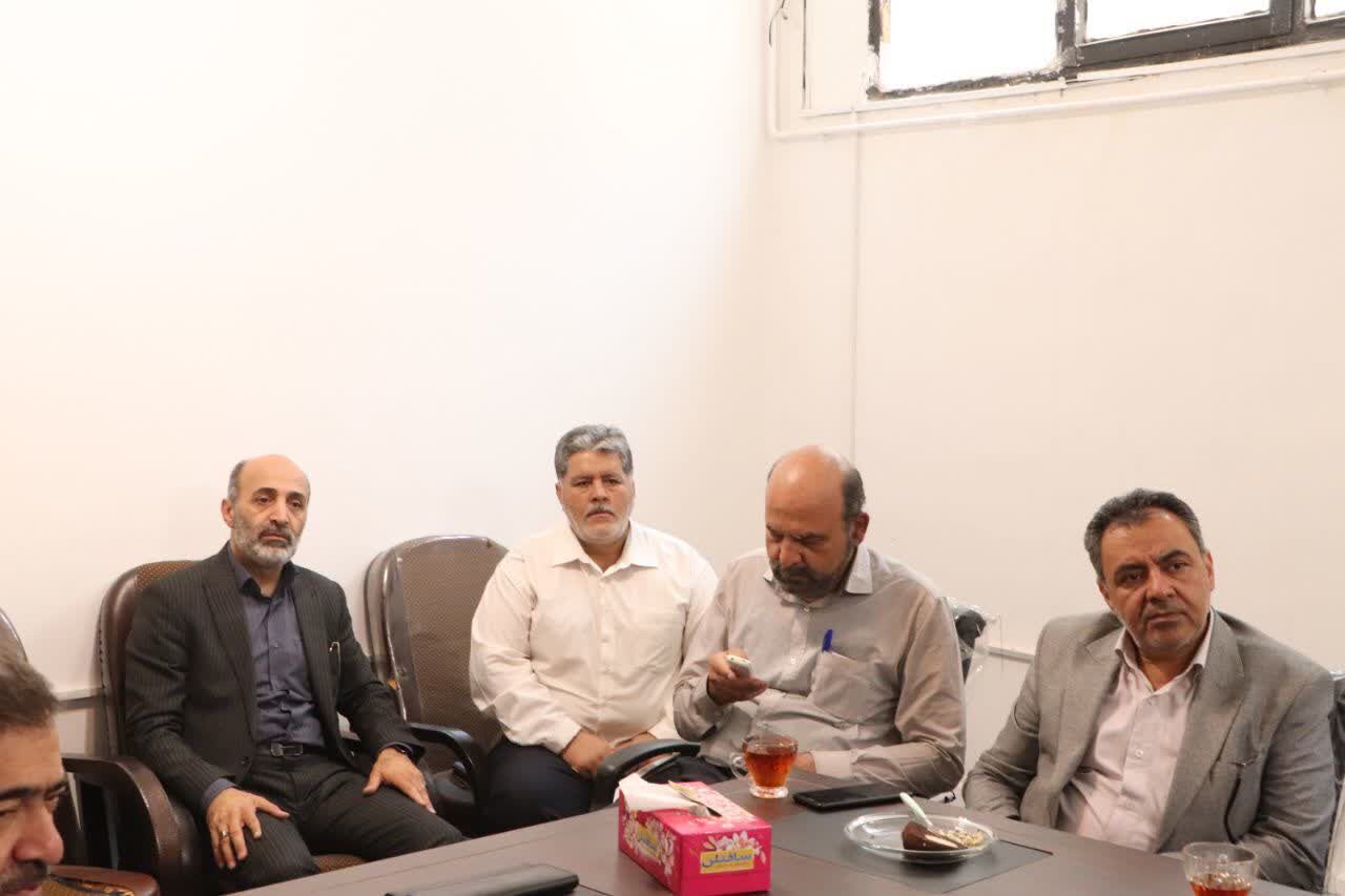 دیدار معاون استاندار و فرماندار کرمانشاه با امام جمعه اهل سنت مرکز استان&nbsp;