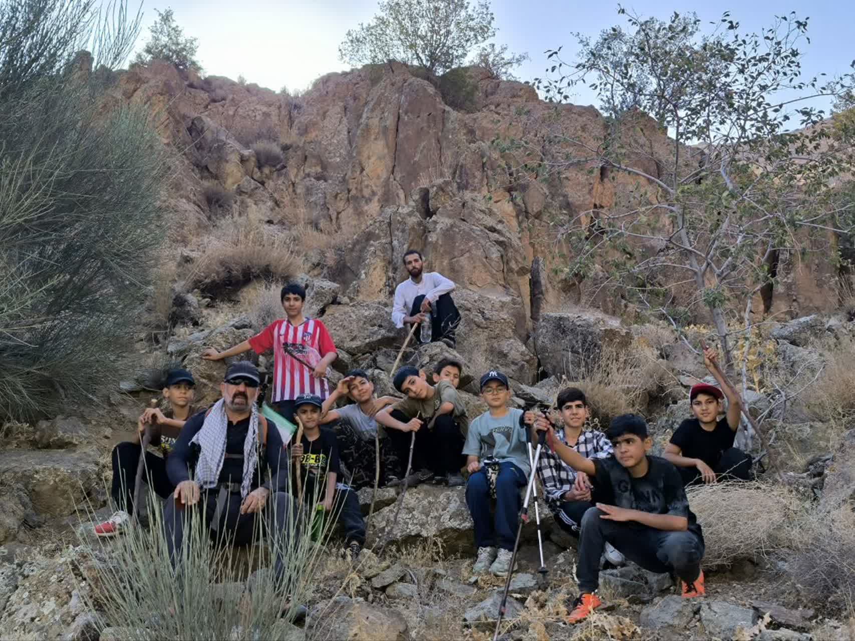 کوه، رفاقت و خدمت؛روایت اردوی متفاوت نوجوانان کانون فاطمه معصومه(س)