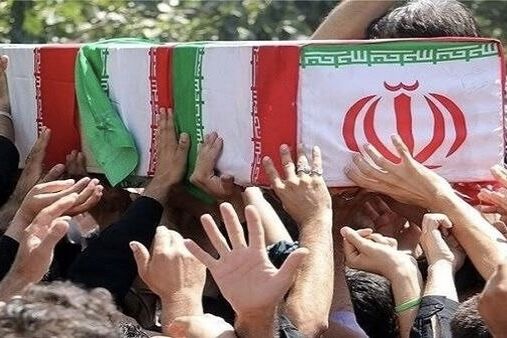 پیکر شهید امنیت «مسلم امیری» بر دستان مردم گرگان تشییع شد