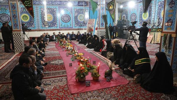 فرهنگ ایثار در کرمانشاه روایت شد؛ از ۱۲۰ خبر تا ثبت ۵۰ روایت از خانواده‌های شهدا و ایثارگران