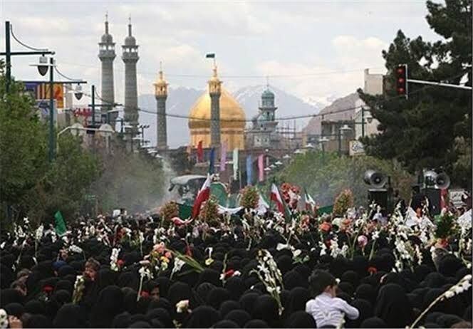 شوق نخستین زیارت کاروان عشق در حرم کریمه اهل بیت سلام الله علیها