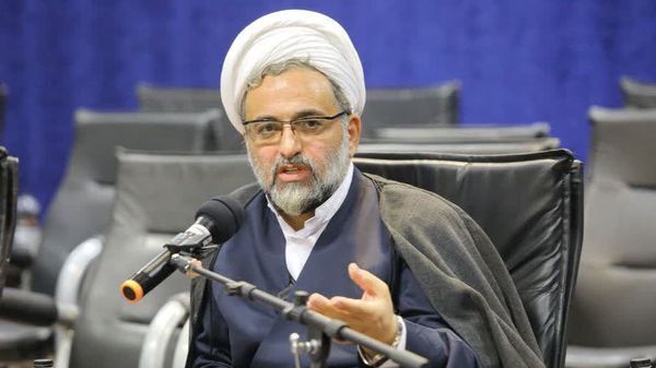 هر پالسی که به تنور تورم انتزاعی در تریبون های رسمی بدمد، خلاف شرع است