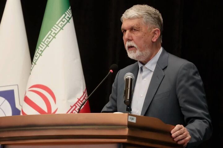 صالحی: ایران در مقابل اجنبی دستِ تسلیم بلند نمی‌کند