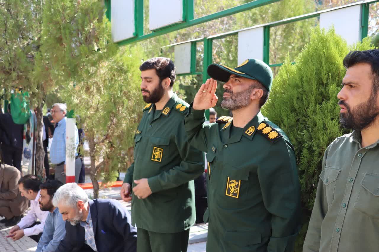 کارکنان دستگاه‌های اجرایی ادامه‌دهنده راه شهدا در میدان خدمت باشند