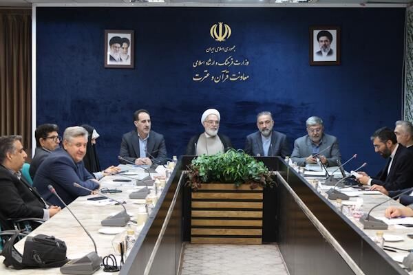 برنامه‌های بومی استان‌ها در حوزه قرآن و عترت تقویت می‌شود