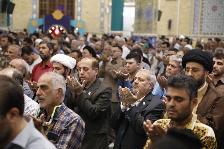 حضور وزیر آموزش و پرورش در مسجد مقدس جمکران