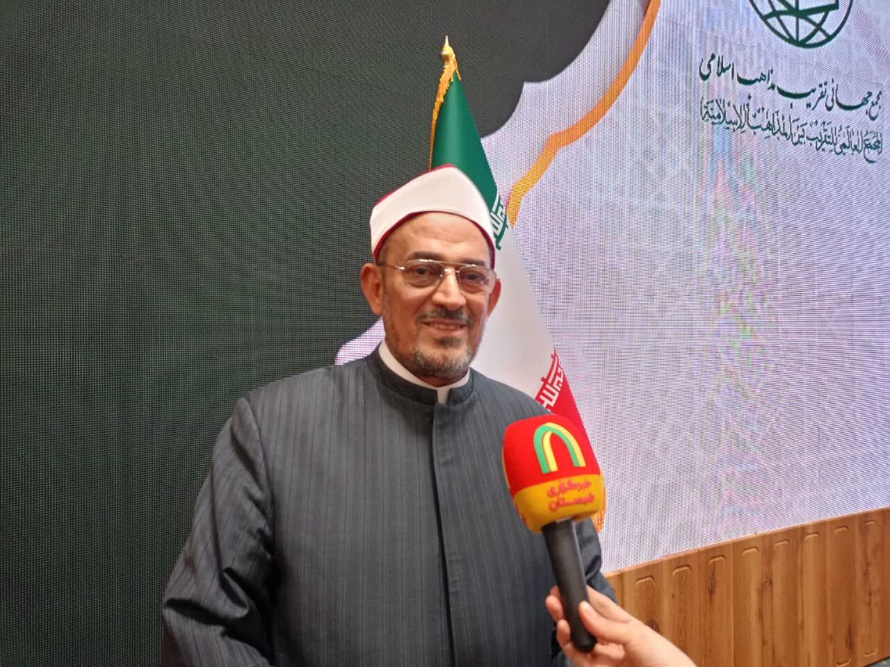 آیت الله خامنه‌ای، اندیشه و رشد را در میان امت‌ها احیا کردند