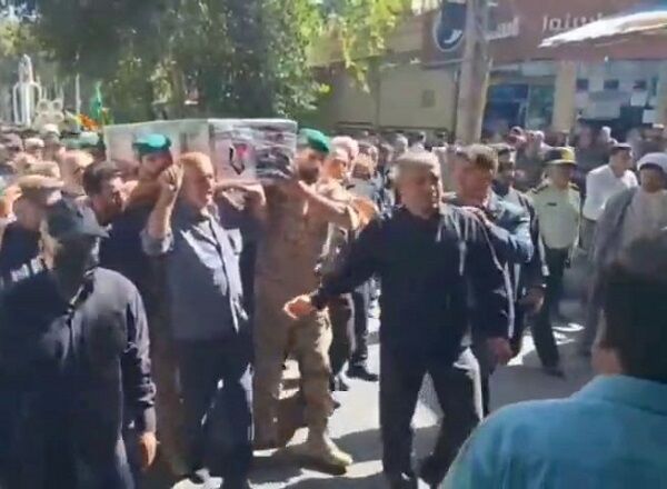 کنگاور امروز «پدر شهید» را بدرقه کرد