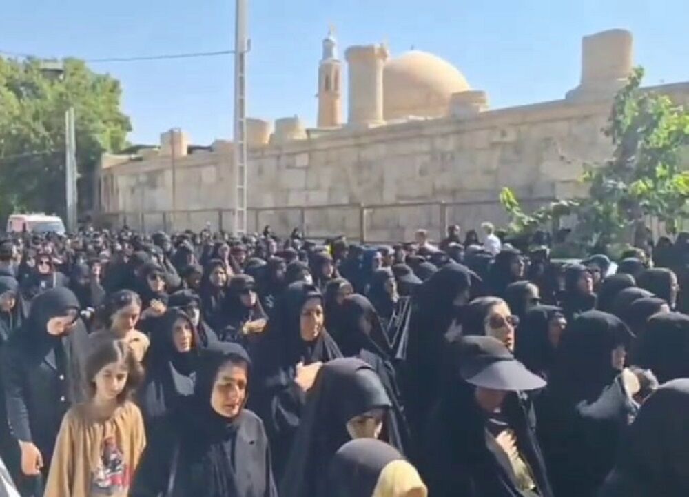 کنگاور امروز «پدر شهید» را بدرقه کرد