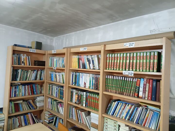 وعده‌ای که محقق شد؛ تجهیز کتابخانه مسجد امام جعفر صادق(ع) در روستای مرزنگو