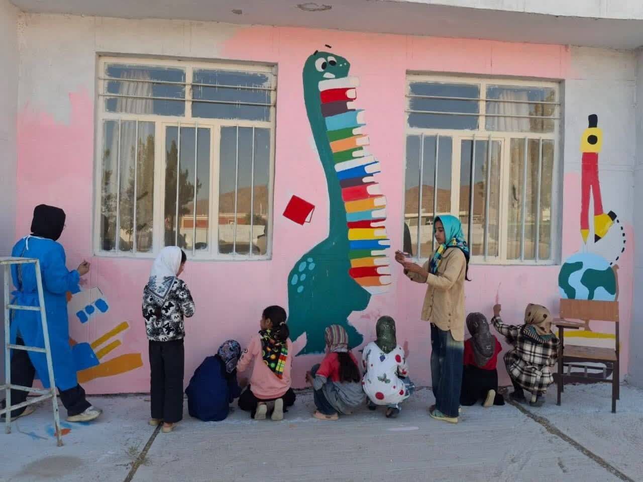 کوله بار امید و لبخند بر دوش دختر جهادگر بیرجندی