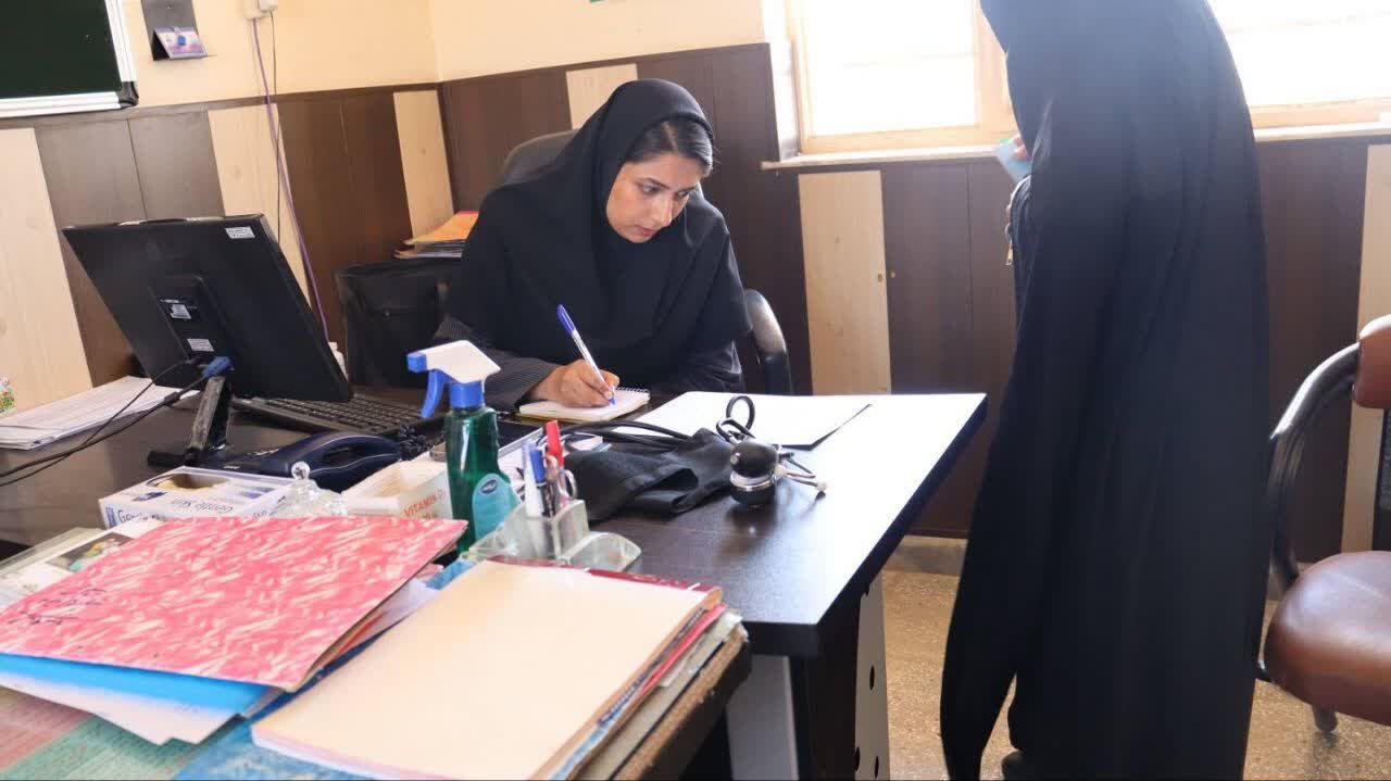 کوله بار امید و لبخند بر دوش دختر جهادگر بیرجندی