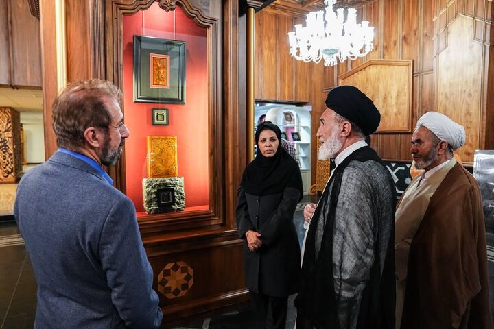 گشایش نمایشگاه «جهان؛ یک پرده روشن‌تر» در کتابخانه و موزه ملی ملک