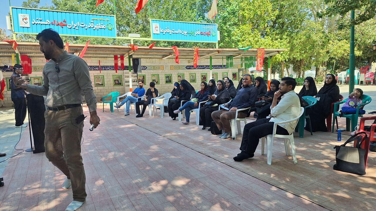 نشست آموزشی و انسجامبخشی اصحاب رسانه در گلزار شهدای دهسد؛ تجدید میثاق با آرمانهای شهید پاکپور