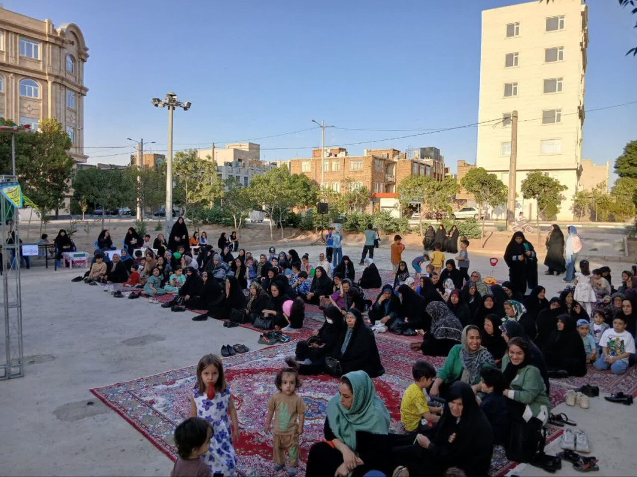 طرح هجرت؛ از ایدهای در دوران طلبگی تا لباسی که رهبر شهید انقلاب بر تنِ راویِ آن کرد