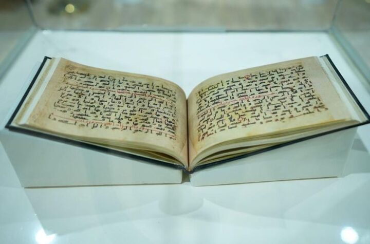 استقبال گسترده از قرآن کریم منسوب به امیرالمومنین (ع) در نمایشگاه کتاب بغداد
