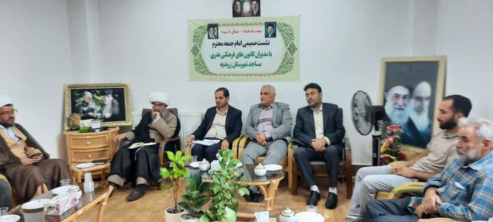 مساجد به کانون بصیرت‌افزایی و تربیت نسل تراز انقلاب تبدیل شوند