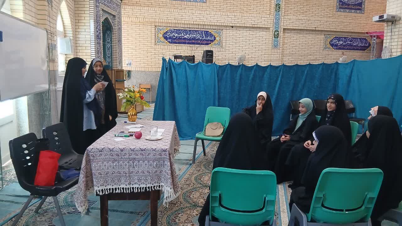 دغدغه‌های نوجوانی در قاب مشاوره خانواده در مسجدالقرآن شیراز