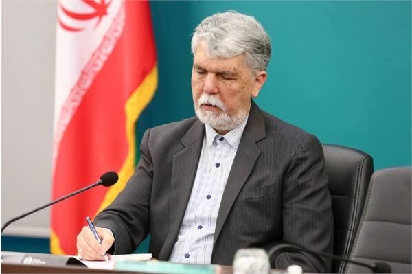 تجربه هنرمندان پیشکسوت حافظه زنده هنر ایران است