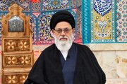 مسجد باید از محل اقامه نماز به پایگاه حل مسائل علمی و فرهنگی نسل جوان تبدیل شود