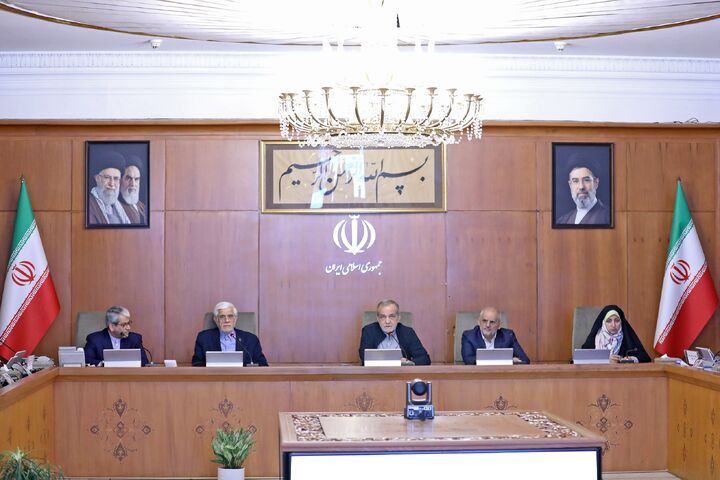 رئیس‌جمهور: روز بدون خودرو از دولت آغاز شود/ ضرورت گفت‌وگوی مسئولان با مردم