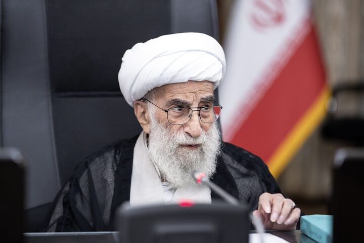 آیت‌الله جنتی: ایران در برابر تهدید و زورگویی سر خم نخواهد کرد/ نیازمند روحیه جهادی در عرصه نبرد اقتصادی هستیم
