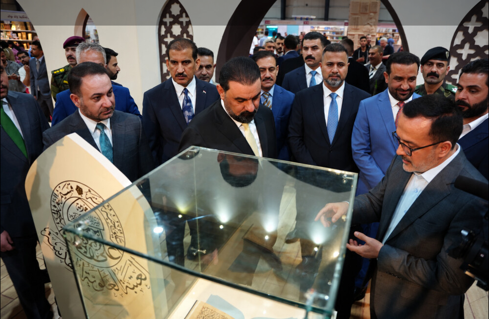 بازدید سران سه قوه عراق از غرفه آستان مقدس علوی