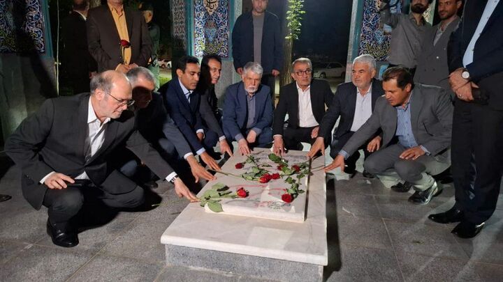 صالحی سفر فرهنگی خود به کهگیلویه و بویراحمد را با ادای احترام به شهدای گمنام آغاز کرد