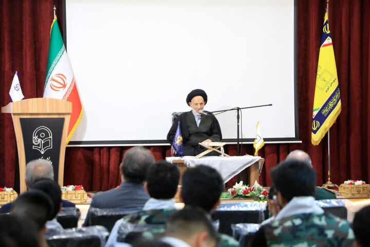 جوانان باید ماهیت سلطه‌طلبی دشمن را بشناسند