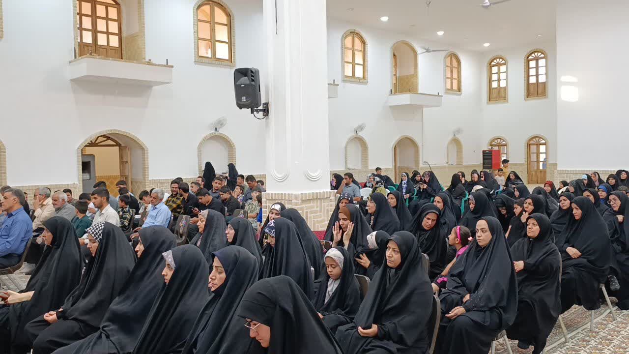 برگزیدگان و فعالان قرآنی شهرستان نطنز تجلیل شدند+عکس