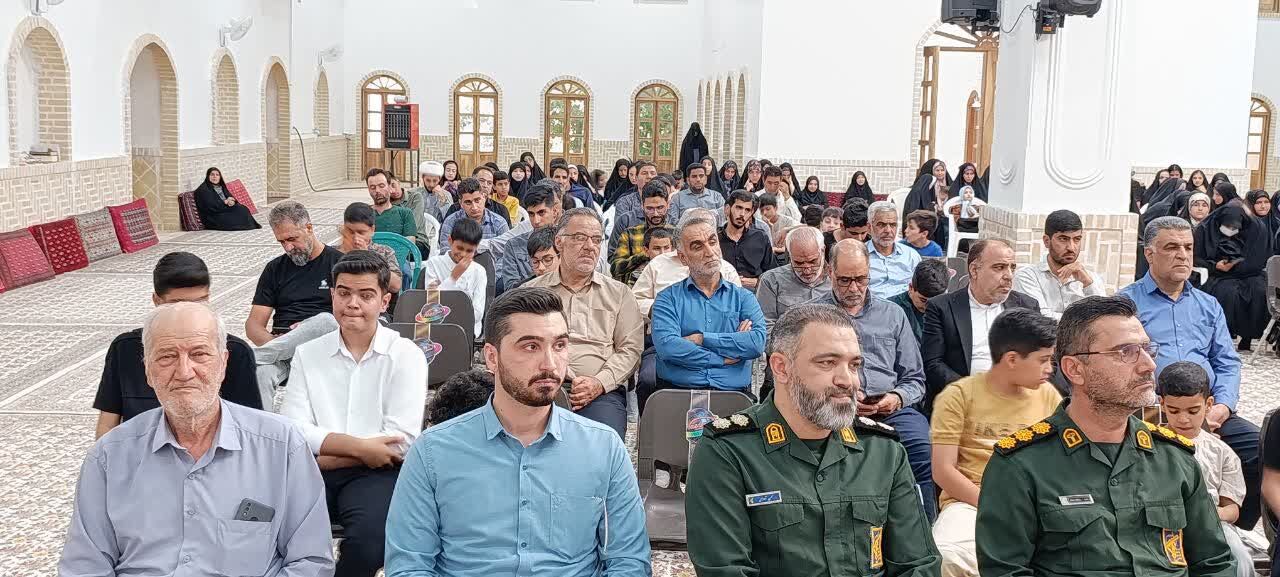 برگزیدگان و فعالان قرآنی شهرستان نطنز تجلیل شدند+عکس