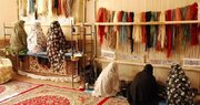 مشاوره‌ در قلب کارگاه قالی‌بافی؛ وقتی جهاد، رنگِ مهربانی گرفت