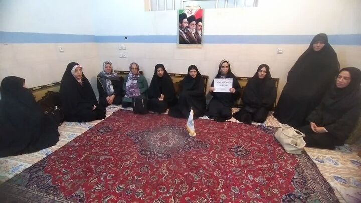 کلاس سواد رسانه در مسجد جامع آباده؛ تمرین نگاه دقیق‌تر به دنیای مجازی